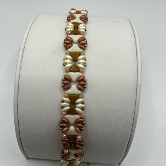 Elegant Orange and Gold Beaded Bracelet - Picture 3 of 4